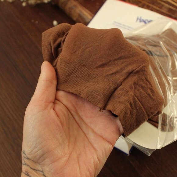 Vintage 1980s 1990s Pantyhose, New NOS Hanes Too, Control Top Sandalfoot Size AB - Picture 9 of 10